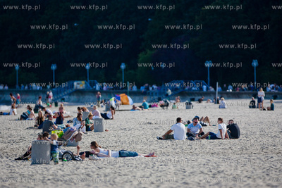 Gdynia. Plaza Miejska. Sloneczna pogoda powrocila na...