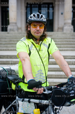 Politechnika Gdanska. Start wyprawy rowerowej do okola...