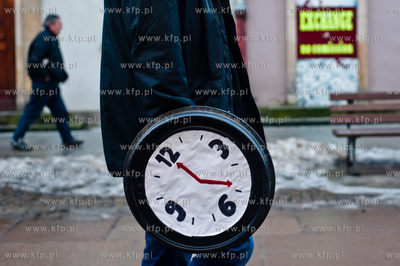 Gdansk. Ul. Dluga. Akcja pt. Nie daj sie pochlonac,...