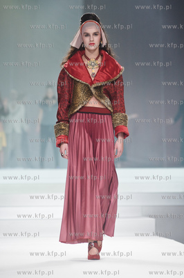 Centrum Stocznia Gdansk. Gala Amber Look Trends & Styles...