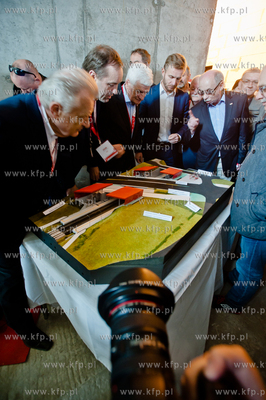 Gdansk. Matarnia. Kolej na PKM - Dzien Otwarty powstajacej...