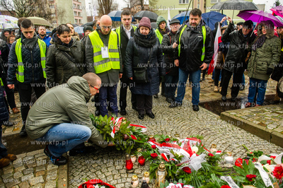 Gdansk. Plac Solidarnosci. Wiec dla obrony demokracji...
