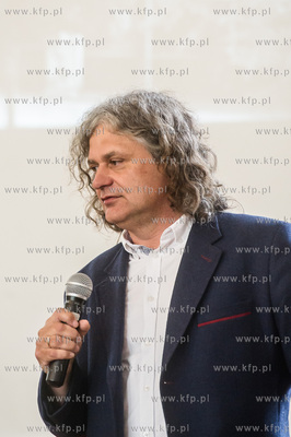 Gdansk. Oliwa. V Liceum Ogolnoksztalcace. Sesja Rady...