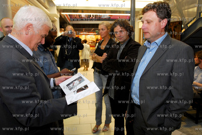 CH Manhattan. Wreczenie nagrod i otwarcie wystawy pokonkursowej...