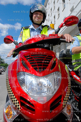 Miasto Gdynia zakupilo dla swoich straznikow miejskich...