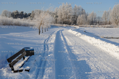 Gdansk Zakoniczyn. Zimowy krajobraz pelen sniegu.
14.01.2010
fot....