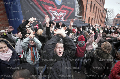 Casting do komercyjnego telewizyjnego programu stacji...
