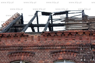 Starogard Gdanski. Zgliszcza zabytkowego mlyna po pozarze....