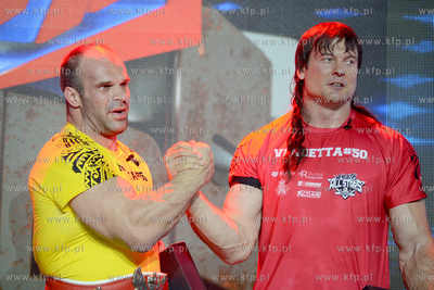 Hala Sportowo - Widowiskowa w Rumi. 50. Gala Armwrestligu...