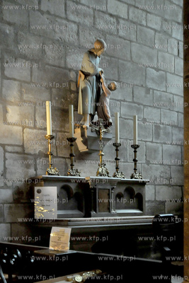 Paryż Wyspa Cite z Placem Św Jana Pawla II.  Katedra...