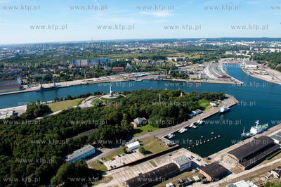 Westerplatte, oraz wejscie do Portu Gdansk, widziane...