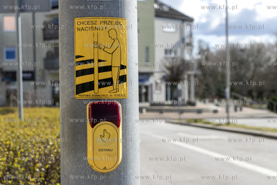 Przycisk włączający sygnalizację świetlną przy...
