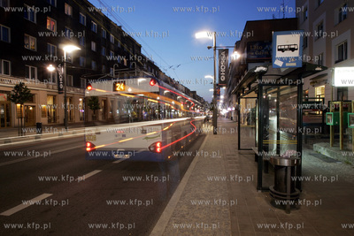 Gdynia, ul. Swietojanska. 19.06.2006 fot. Wojtek Jakubowski...