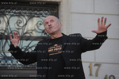 Happening pt "Aktorzy Przyjechali" z okazji wmurowania...