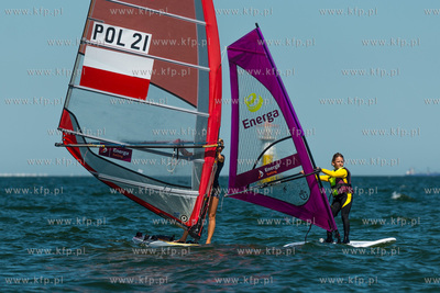 Plaza w Sopocie, przy Sopockim Klubie Zeglarskim. Briefing...