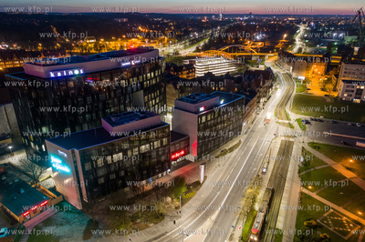 Gdańsk, Nowoczesny biurowiec Tryton, na ul. Jana z...
