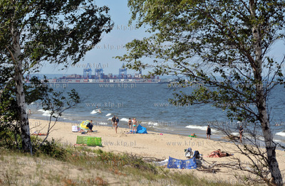 Plaza w Gdansku Gorkach Zachodnich na Zatoka Gdanska.....