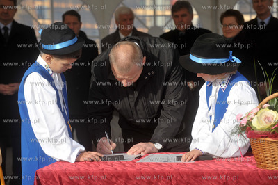 Banino, ul. Tuchomska. Uroczystosc wmurowania kamienia...