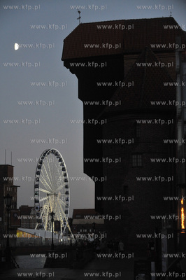 Gdanskie kolo widokowe, diabelski mlyn na wyspie Spichrzow...