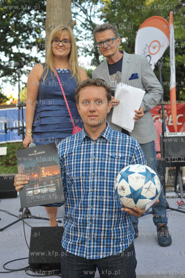 10 festyn i akcja charytatywna Zeszyt dla ucznia na...