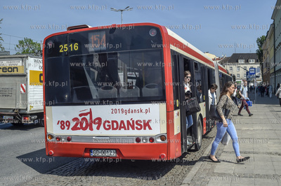 Gdańsk. Autobusy z logiem 30 rocznicy wolnych wyborów...