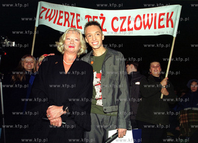 Koncert w Operze Lesnej Kuby Stepniaka na rzecz zwierzat....