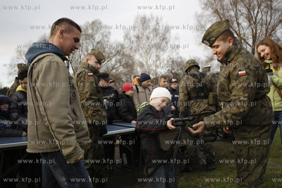 Pruszcz Gdanski. Festyn wojskowy z okazji 44 - lecia...
