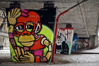 Nowe murale na wiadukcie przy ul. Kliniczna w Gdansku....