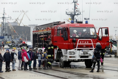 Port Wojenny w Gdyni Oksywiu. Dni Otwarte Koszar -...