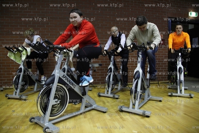 Hala AWFiS w Gdansku. Festiwal rowerowy. Nz. spinning.
30.03.2014
fot....