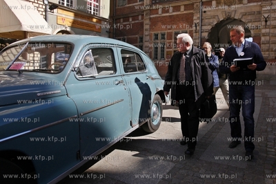 Zabytkowy samochod marki Warszawa, ktora jezdzil Karol...