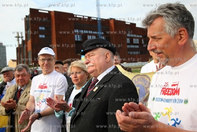 Rozpoczecie biegu Freedom Charity Run, ktory ma na...