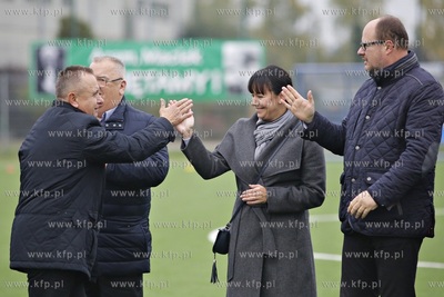 Gdansk Zaspa. Pilkarski turniej dzikich druzyn Do przerwy...