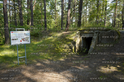 Na trasie wzdłuż szlaku fortyfikacji nadmorskich...