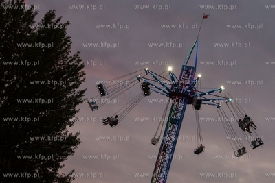 Gdynia, Park  Rady Europy.  Karuzela.  11.07.2019 ...