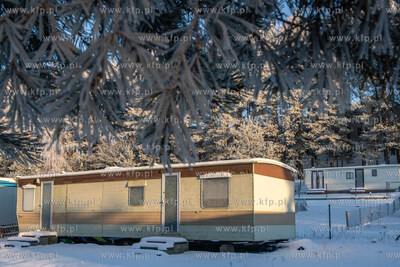 Gmina Szemud. Zimowy krajobraz w okolicach jeziora...