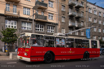 Gdynia, ul. Świętojańska. Nz  Zabytkowy trolejbus...