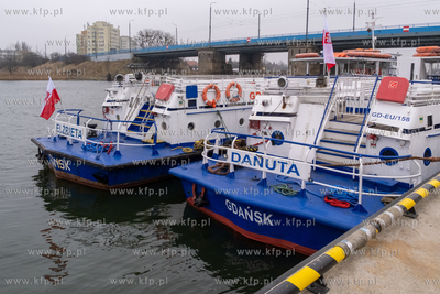 Bezpłatny prom wzdłuż Mostu Siennickiego . 23.01.2025...