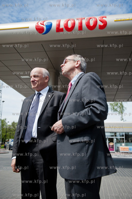 Gdansk. Nowo otwarta stacja benzynowa grupy Lotos....