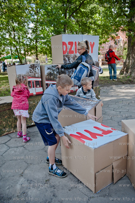 Gdansk. Petla tramwajowa w Jelitkowie. Majowka z tramwajem....