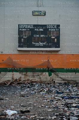 Gdansk. Rozbiorka hali sportowej nalzacej do klubu...