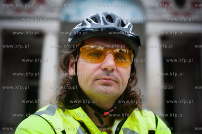 Politechnika Gdanska. Start wyprawy rowerowej do okola...