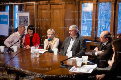Gdansk. Ratusz Staromiejski. Debata publiczna pt. Co...