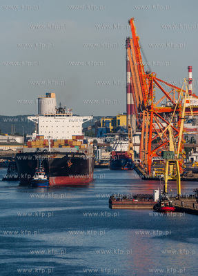 Najwiekszy kontenerowiec w historii portu MSC Charleston,...