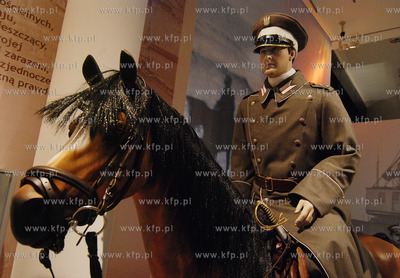 Ekspozycja stala w salach Muzeum Miasta Gdyni. Nz....