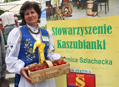 Zlota Gora k. Kartuz. Truskawkobranie to najwieksza...