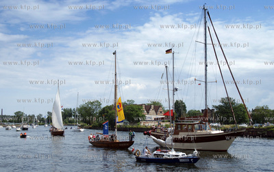 Gdansk. Baltic Sail. Parada jachtow po Motlawie.
Nz....