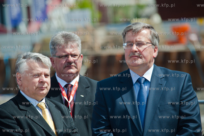 Pomnik Trzech Krzyzy na Placu Solidarnosci w Gdansku.....