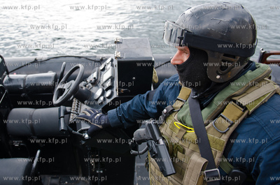 Gdynia. Torpedownia na terenie portu wojennego na Oksywiu....