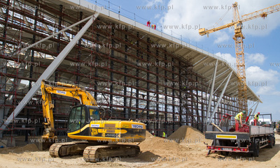 Budowa nowego terminala pasazerskiego T2 na Gdanskim...